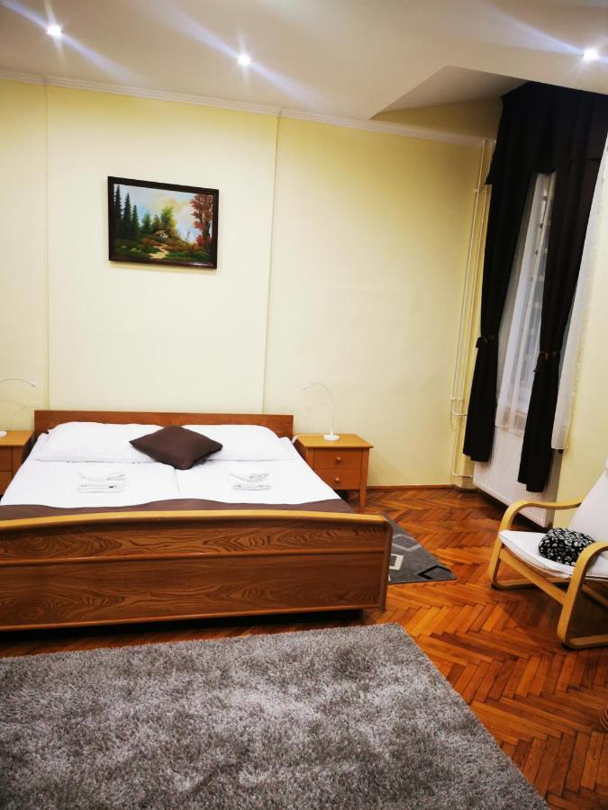 Baross-Hat 5 Szolnok Eksteriør bilde